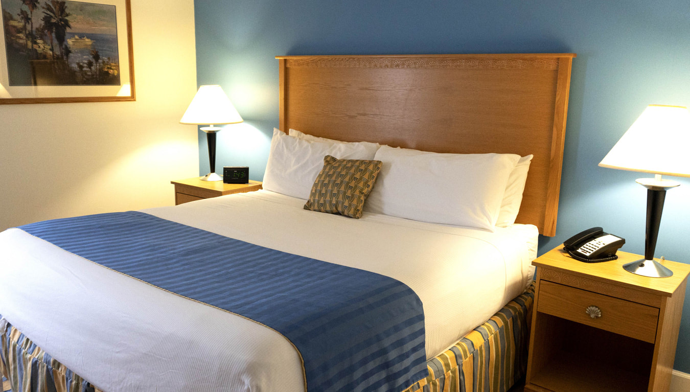Ocean Key Resort bed